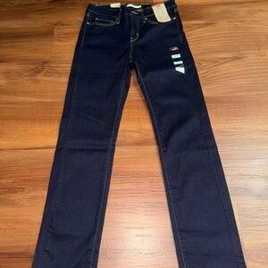 Levi’s 314 Shaping Straight Jeans Dark Wash Mid Rise Stretch 28x30 NWT